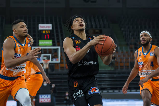 动员的国际 动员的国际